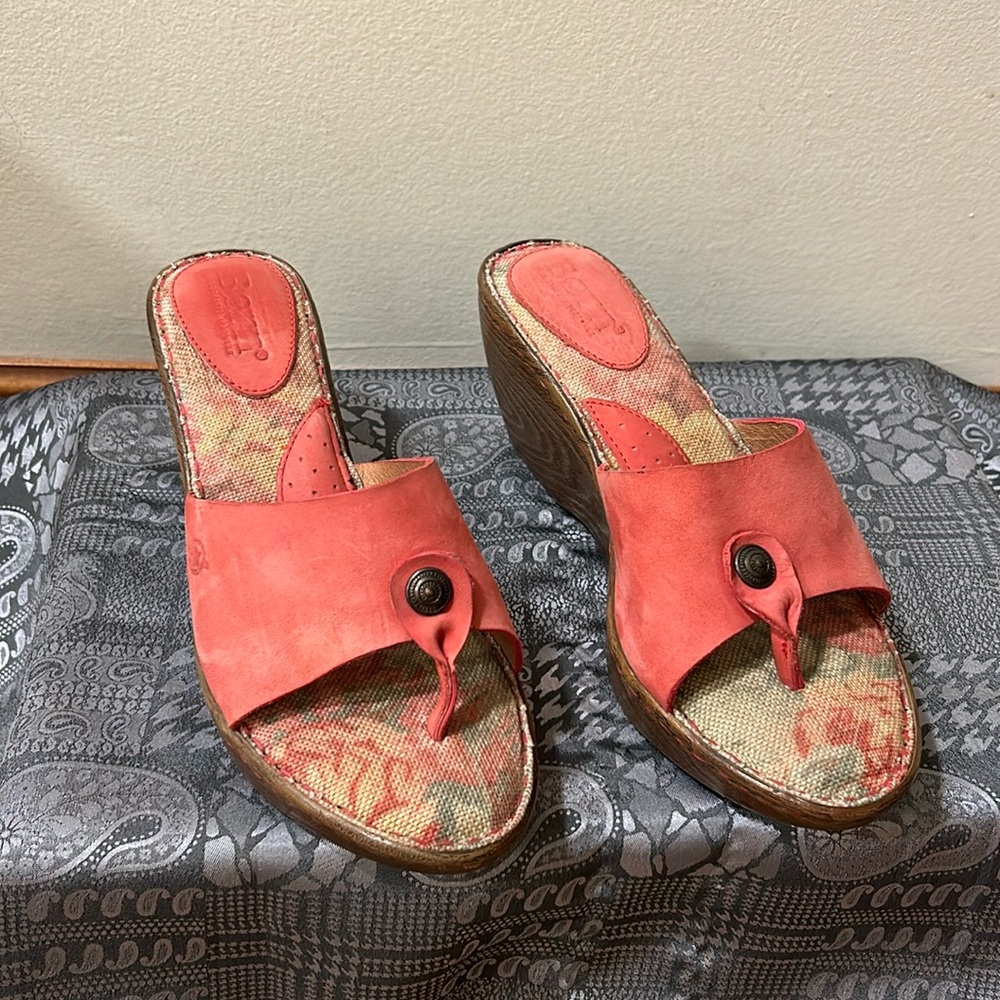 Born Miko Leather Wedge Thong Sandals Rose Pink